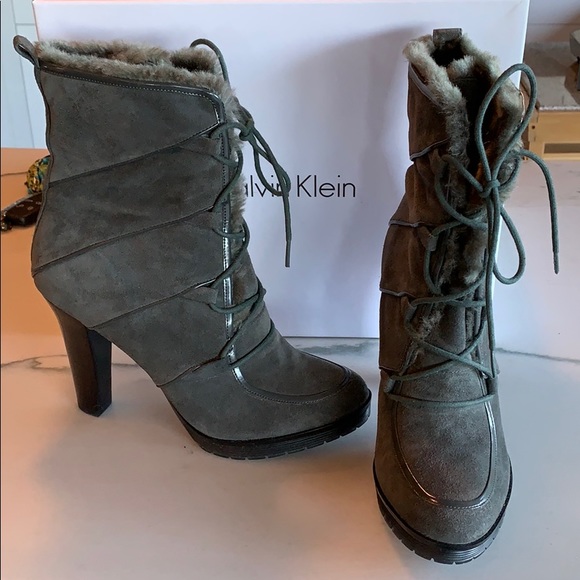 Calvin Klein Dizzy Fur Suede Boots Sz 7.5 Grey - Picture 1 of 6
